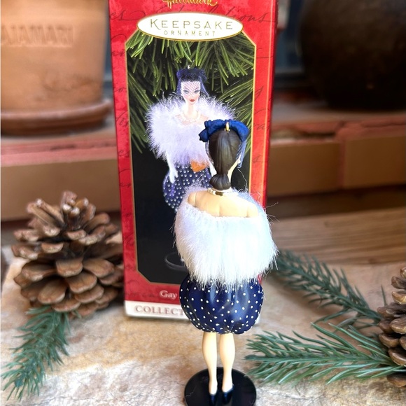 Hallmark Barbie Gay Parisienne KEEPSAKE Ornament Blue and White New in Box - Picture 8 of 12